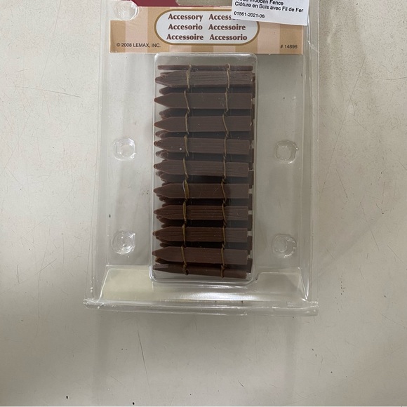 Lemax Christmas Village Picket Fence - Picture 1 of 3